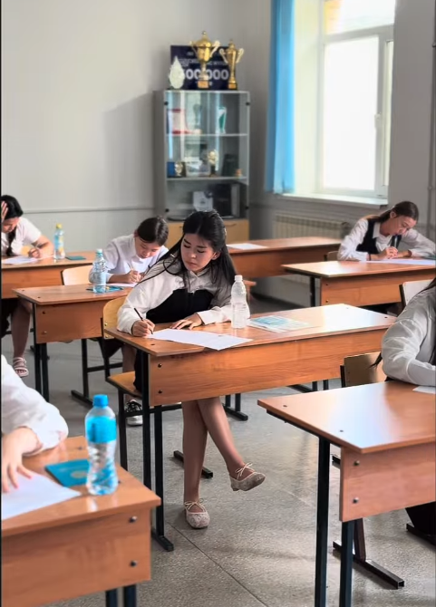 Read more about the article 📚 «ҚАЗАҚ ТІЛІ МЕН ӘДЕБИЕТІ МҰҒАЛІМІ» МАМАНДЫҒЫНА ҚАБЫЛДАУ ЕМТИХАНДАРЫ